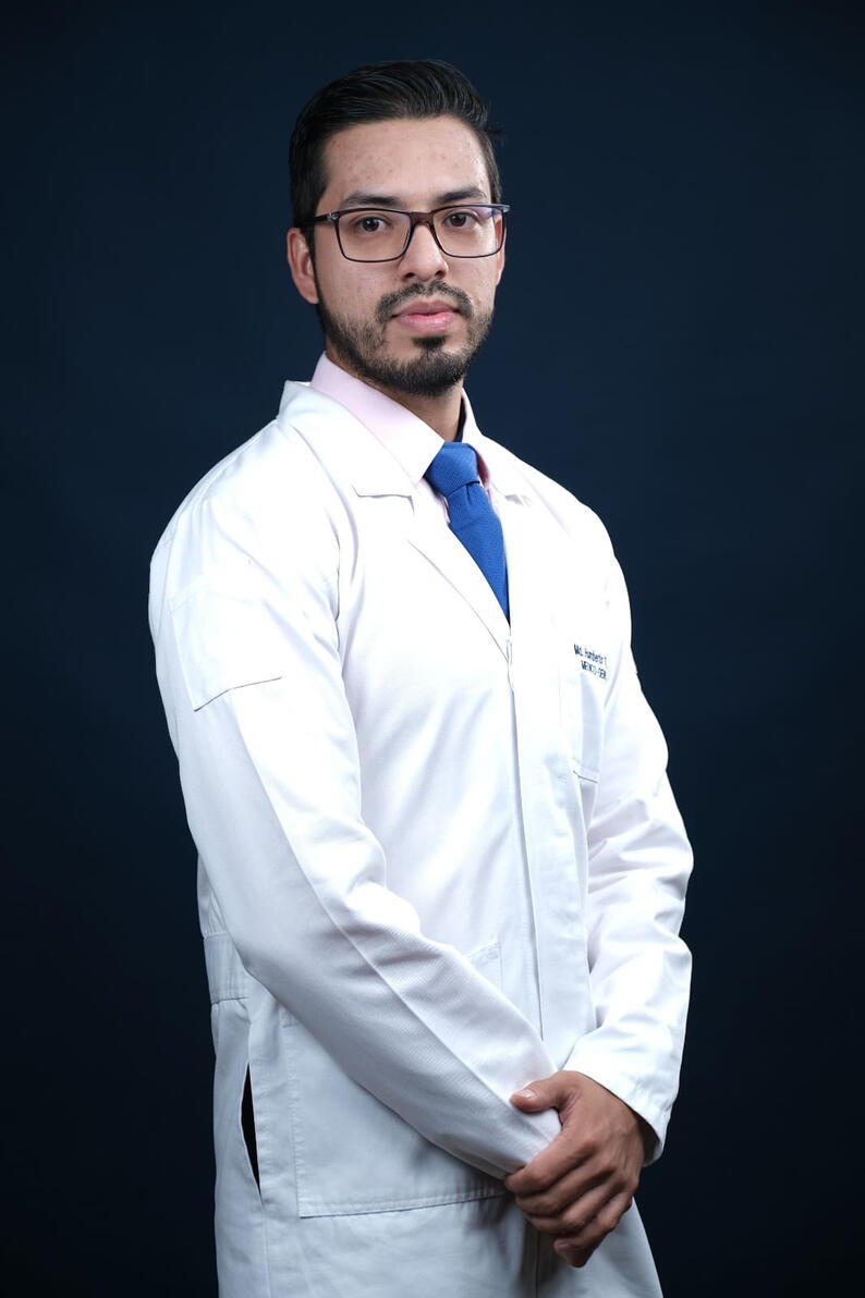 Dr. Humberto Tapia Gómez Médico | Clinicasa